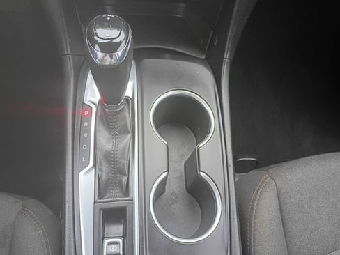 Used 2019 Chevrolet Equinox LT image 16