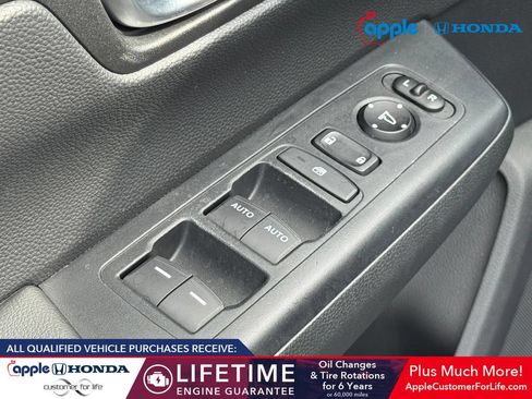 Used 2025 Honda CR-V Sport image 9