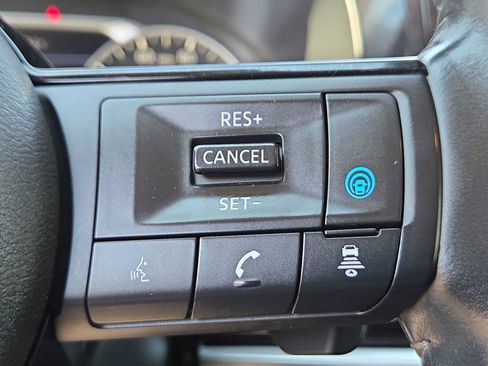 Used 2022 Nissan Pathfinder SL FWD image 24