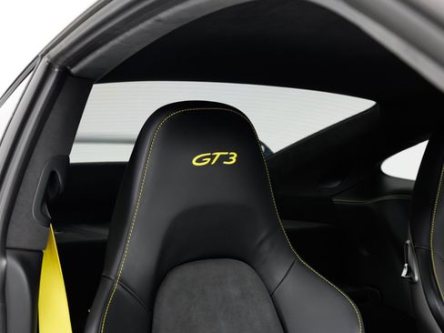 Used 2018 Porsche 911 GT3 RWD image 38