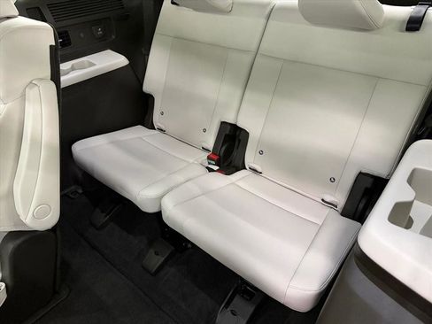 Used 2024 Hyundai Santa Fe Calligraphy image 25