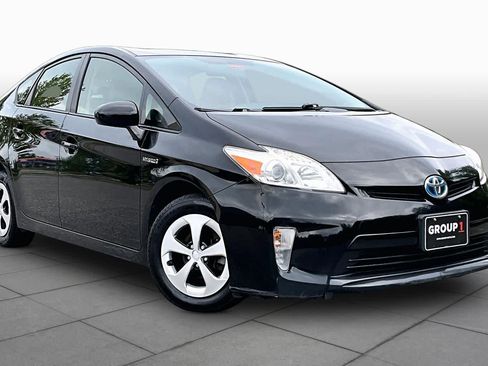 Used 2015 Toyota Prius Two FWD image 3