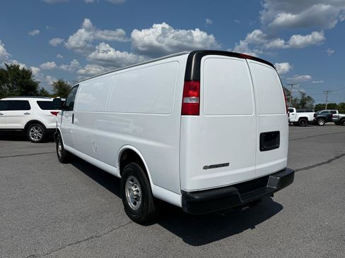 Used 2021 Chevrolet Express 3500 Extended w/ Driver Convenience Package RWD image 4