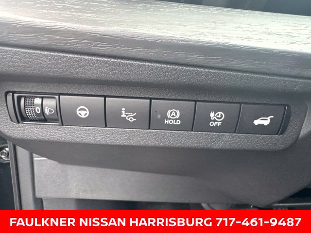 Used 2024 Nissan Ariya AWD image 18