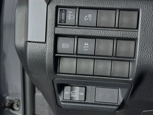 Used 2025 Toyota Tacoma TRD Sport AWD/4WD image 15