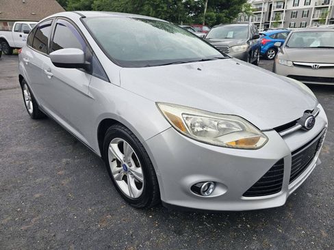 Used 2012 Ford Focus SE FWD image 3