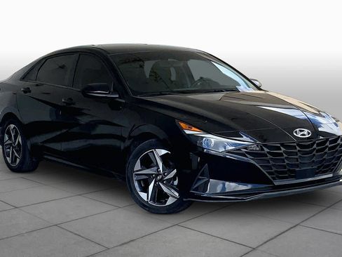 Used 2023 Hyundai Elantra SEL w/ Convenience Package FWD image 3