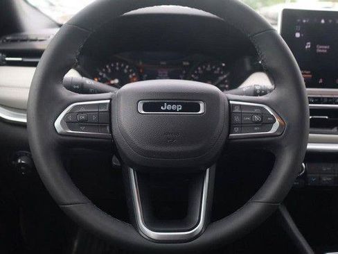 Used 2025 Jeep Compass Limited AWD/4WD image 8