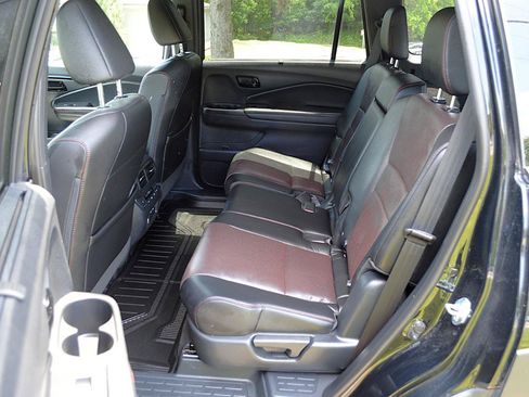 Used 2025 Honda Passport Black Edition image 14