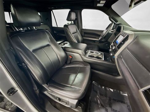Used 2021 Ford Expedition XLT image 24