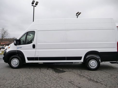 Used 2024 RAM ProMaster 3500 w/ Delivery Van Package image 12