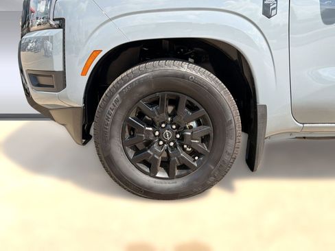 Used 2026 Nissan Frontier SV w/ All-Weather Content Package RWD image 11