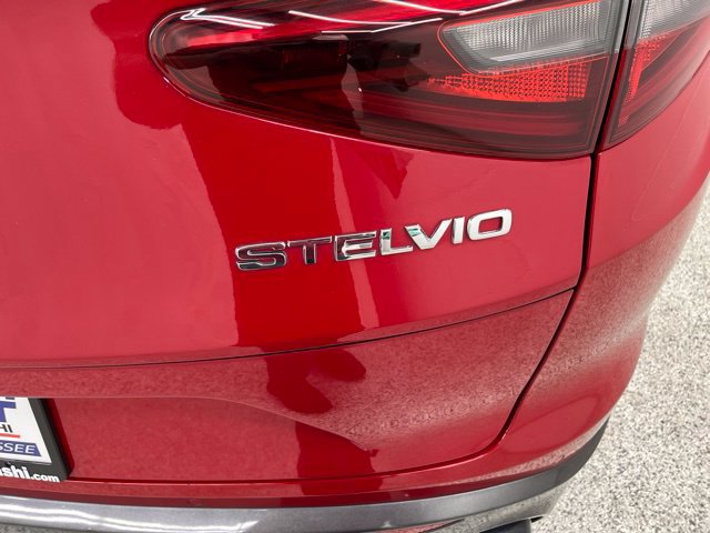 Used 2022 Alfa Romeo Stelvio Ti AWD/4WD image 6