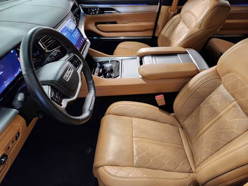 Used 2022 Jeep Grand Wagoneer Series III AWD/4WD image 25
