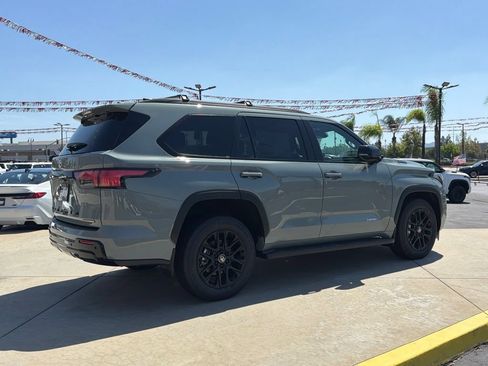 New 2026 Toyota Sequoia Limited w/ Tow Technology Package AWD/4WD image 11