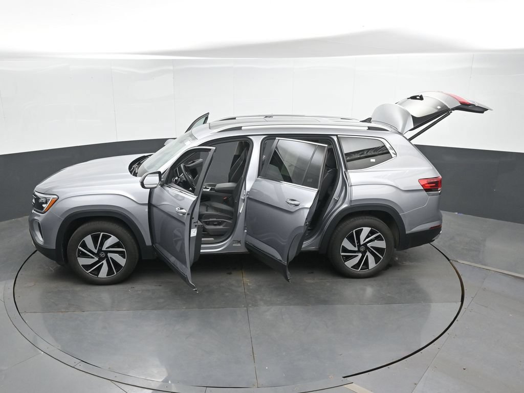 Used 2025 Volkswagen Atlas SEL AWD/4WD image 49
