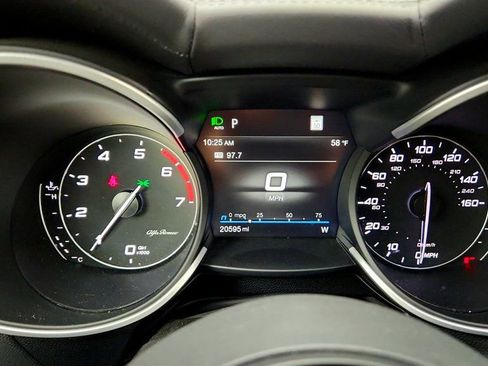 Used 2022 Alfa Romeo Stelvio Ti AWD/4WD image 15