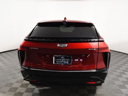 Used 2024 Cadillac Lyriq Luxury AWD/4WD image 5