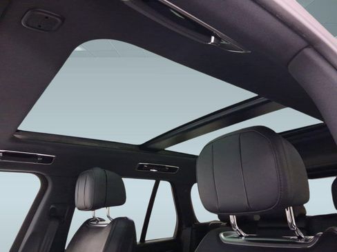 New 2026 Land Rover Range Rover SE image 14