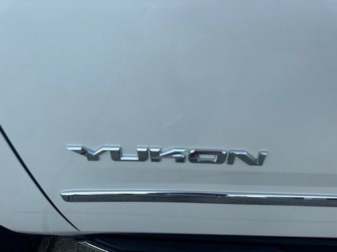 Used 2017 GMC Yukon SLT w/ Premium Edition RWD image 30