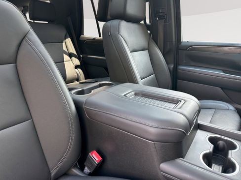 Used 2022 Chevrolet Tahoe LT w/ LT Signature Package AWD/4WD image 16
