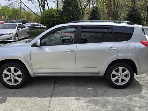 Used 2009 Toyota RAV4 Limited image 2