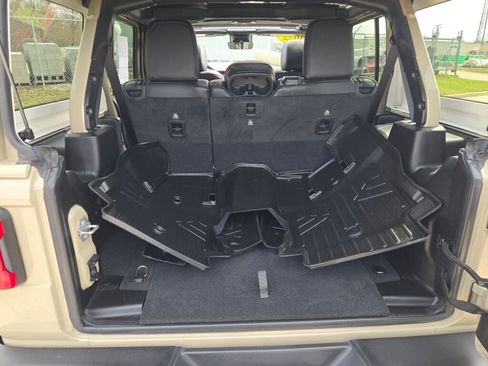 Used 2022 Jeep Wrangler Unlimited Rubicon w/ Steel Bumper Group image 16