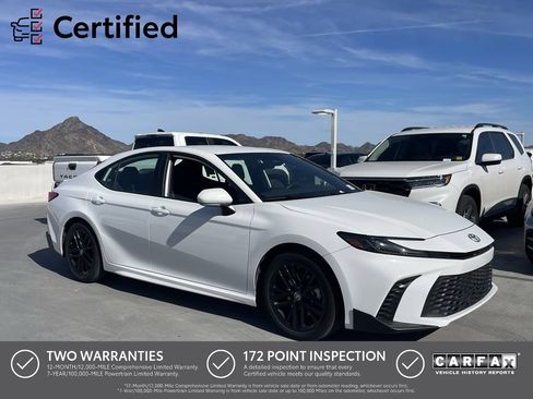 Used 2025 Toyota Camry SE image 1