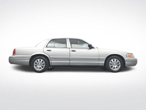 Used 2006 Ford Crown Victoria LX RWD image 35