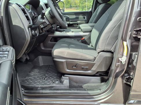 Used 2025 RAM 3500 Big Horn image 16