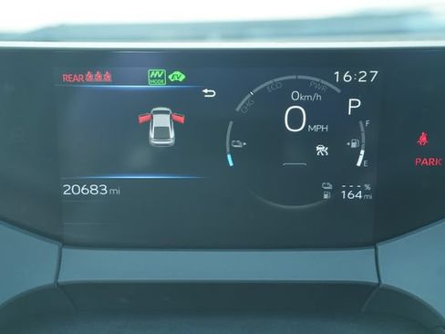 Used 2025 Toyota Prius Plug-In Hybrid FWD image 29