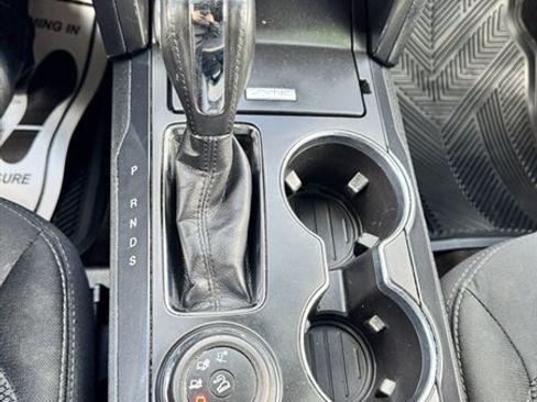 Used 2018 Ford Explorer XLT AWD/4WD image 14