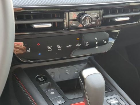 New 2026 Nissan Kicks SR w/ Cold Weather Package FWD image 20