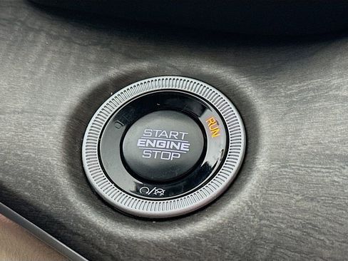 Certified 2025 Jeep Grand Cherokee Limited w/ Luxury Tech Group II image 24