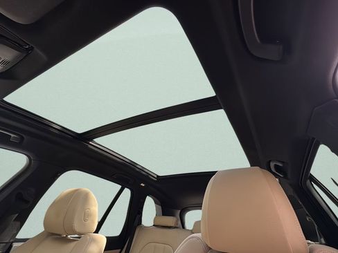 Used 2022 BMW X5 xDrive40i w/ Premium Package image 16