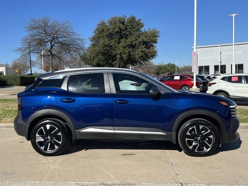 Certified 2025 Nissan Kicks SV w/ SV Premium Package image 3