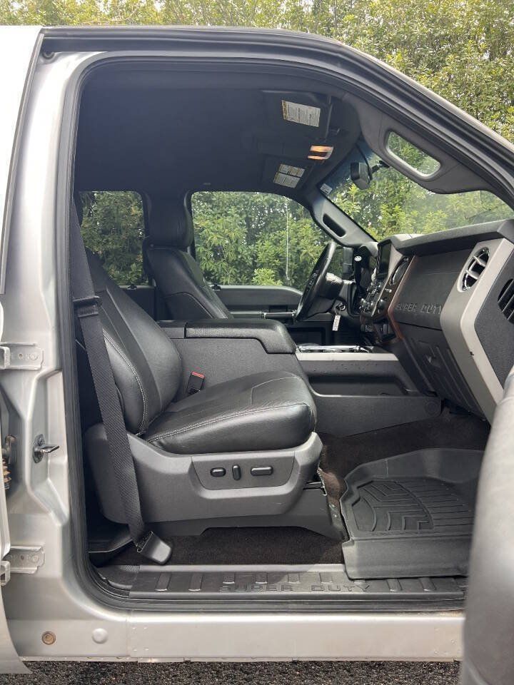 Used 2016 Ford F250 Lariat w/ Lariat Interior Package AWD/4WD image 17