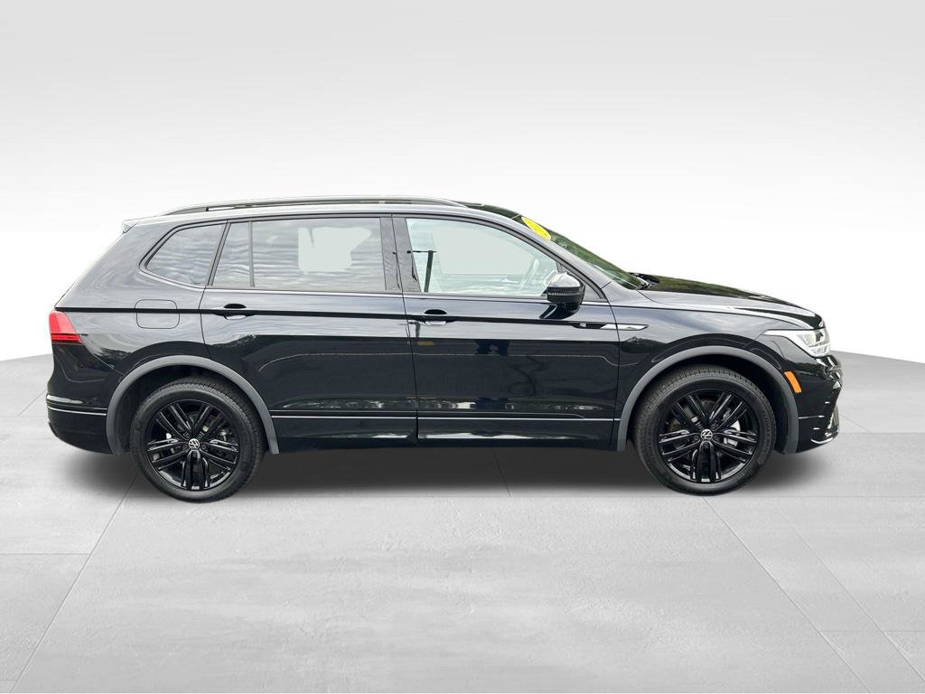 Used 2022 Volkswagen Tiguan SE R-Line AWD/4WD image 6