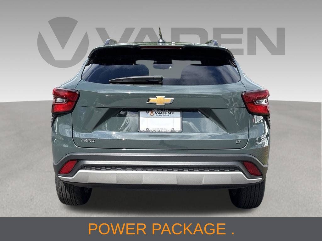 Used 2025 Chevrolet Trax LT FWD image 7