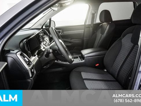 Used 2023 Kia Sorento LX FWD image 16
