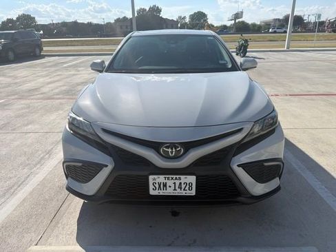 Used 2023 Toyota Camry SE w/ Convenience Package FWD image 3
