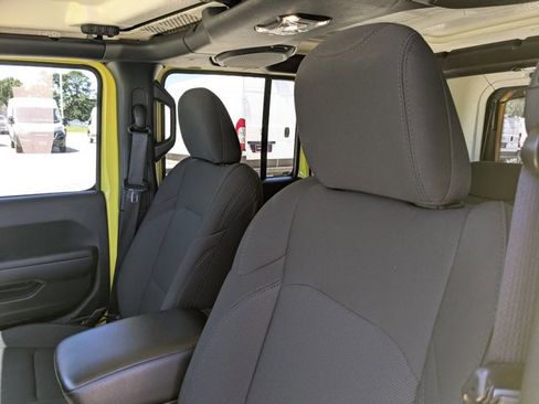 Used 2023 Jeep Wrangler Sport S image 15