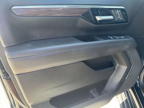 Used 2025 Chevrolet Tahoe LT AWD/4WD image 28