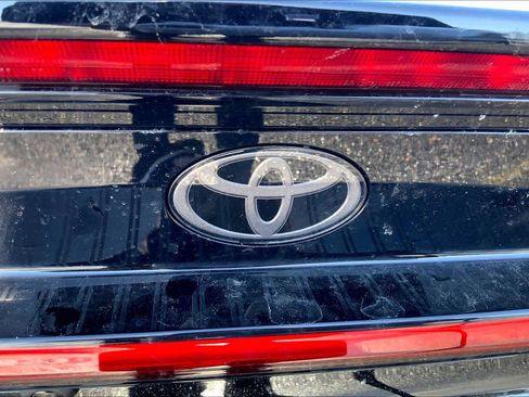 New 2026 Toyota Prius XLE image 15