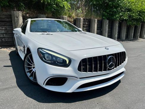 Used 2017 Mercedes-Benz SL 550 image 3