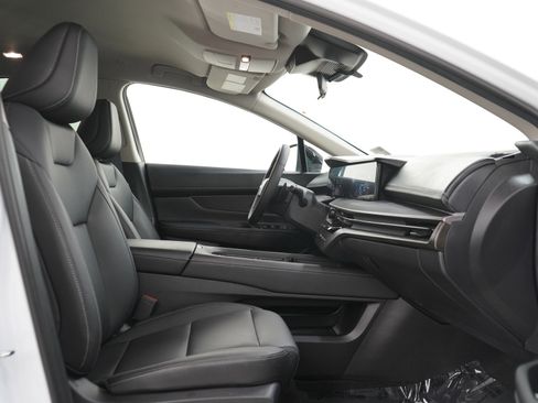 Used 2025 Nissan Murano SV AWD/4WD image 11