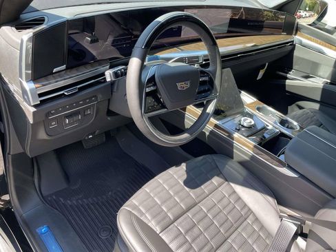 New 2026 Cadillac Escalade ESV Platinum Sport w/ LPO, ONYX Package AWD/4WD image 20