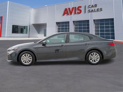 Used 2025 Toyota Camry LE image 10