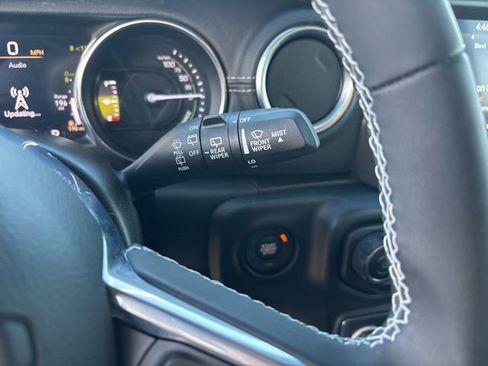 Used 2023 Jeep Wrangler Unlimited Sahara image 26