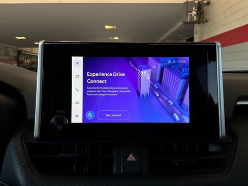 Used 2025 Toyota RAV4 XLE FWD image 29